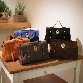 Elegant Texture & Versatile Fashion – Handmade Vegetable-Tanned Leather Handheld & Crossbody Bag