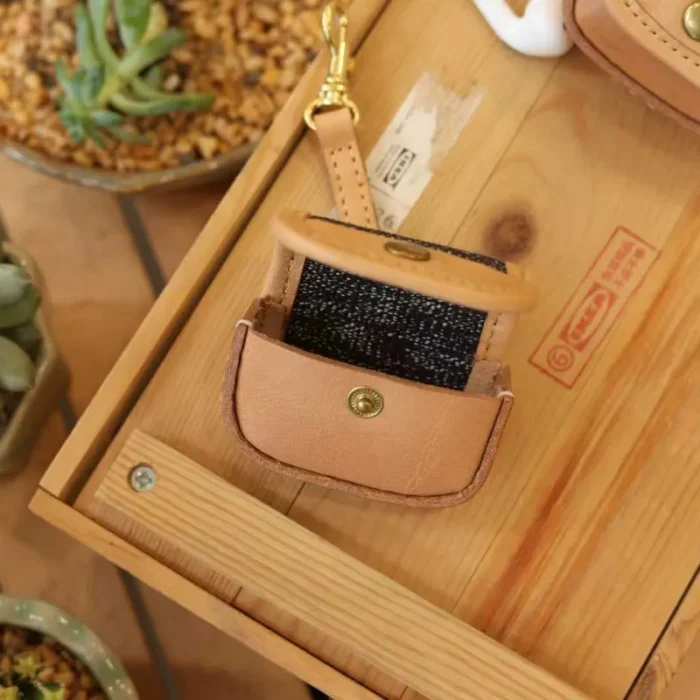 Handmade Leather Case for Apple AirPods 3 – Pepper Black
