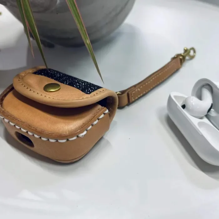 Handmade Leather Case for Apple AirPods 3 – Pepper Black