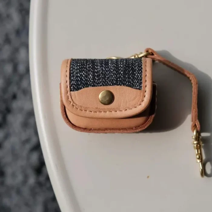 Handmade Leather Case for Apple AirPods 3 – Pepper Black