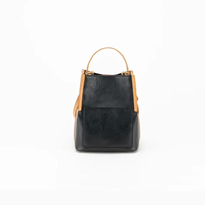 Handcrafted vegetable-tanned leather contrast bag in Classic Black