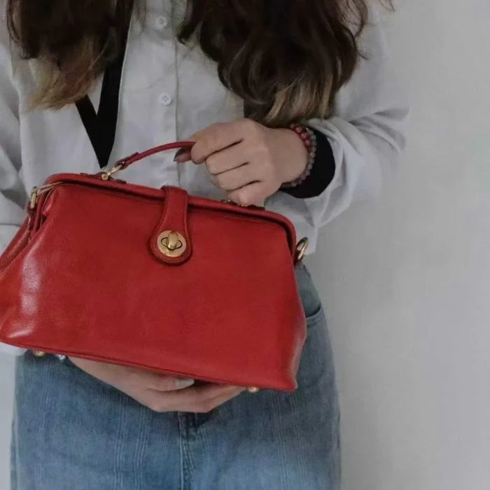 Handcrafted vegetable-tanned leather doctor bag in Ink Green