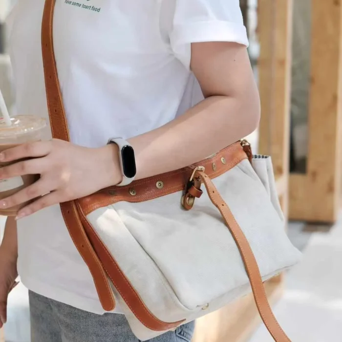 Off-White Canvas Leather Shoulder Bag – clean minimalist style