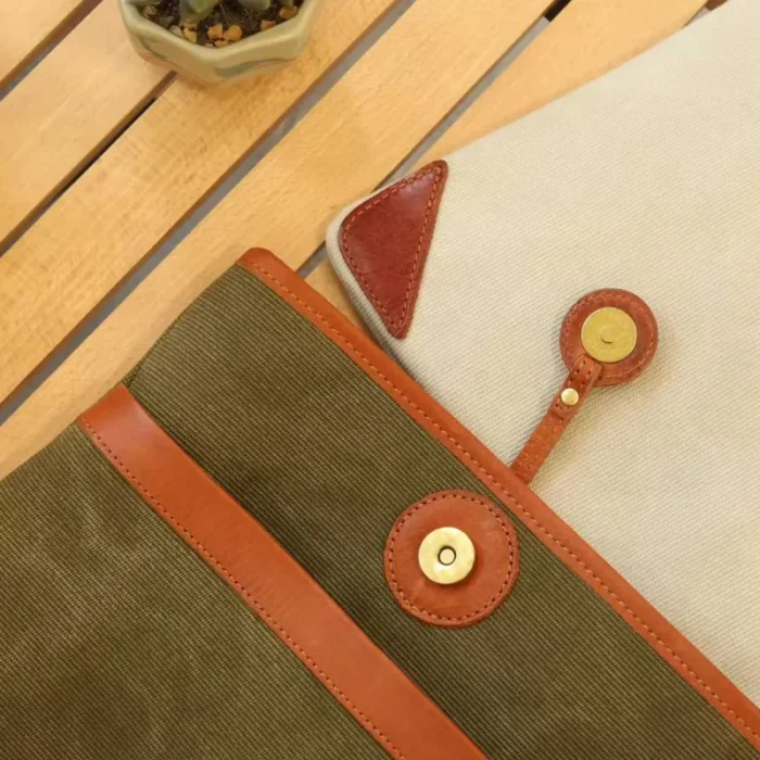 Lightweight Canvas & Leather Sleeve (15