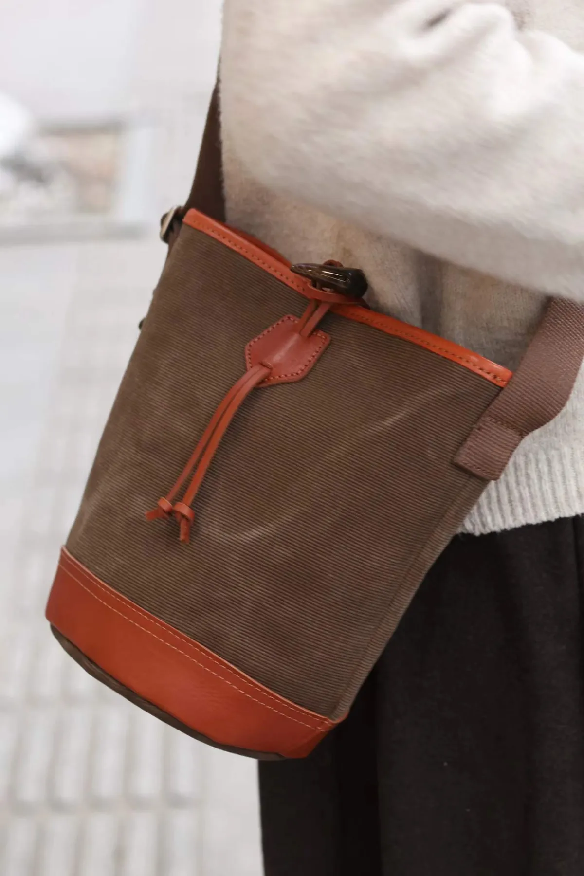 Timeless Minimalist Canvas & Leather Bucket Bag You'll Use Forever - Image 9