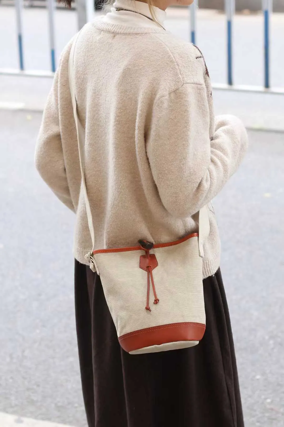 Timeless Minimalist Canvas & Leather Bucket Bag You'll Use Forever - Image 11
